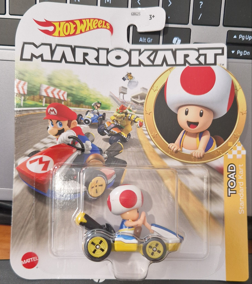 Hot Wheels Mario Kart Toad - Standard Kart Car